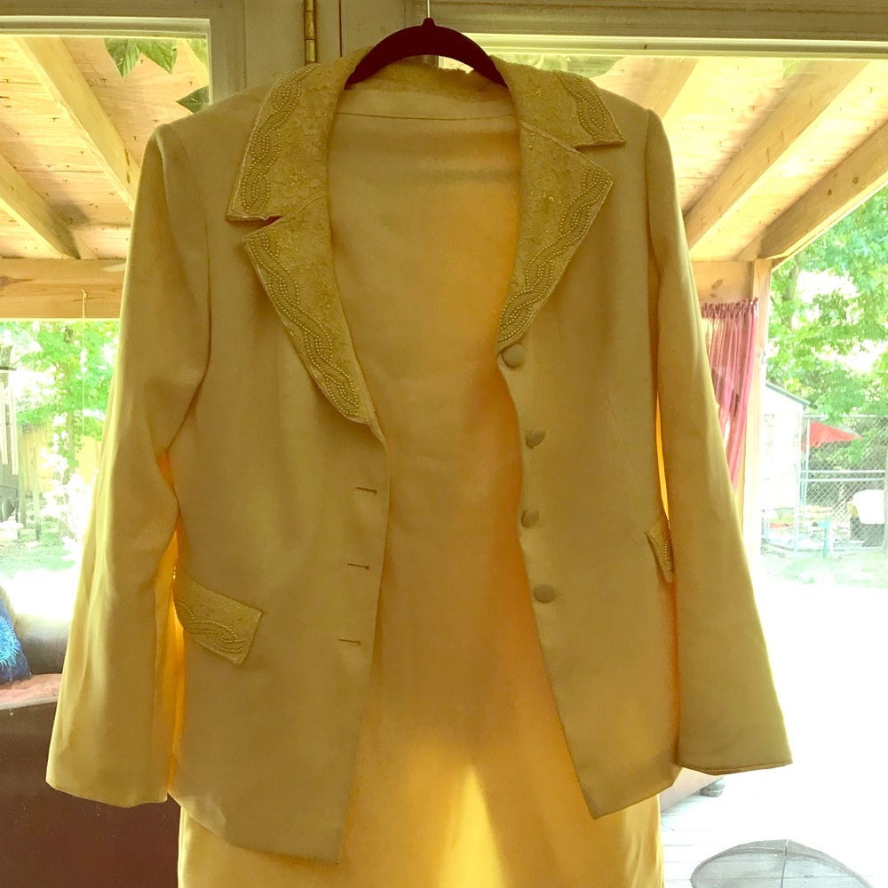 Beautiful Ladies Dressy Suit